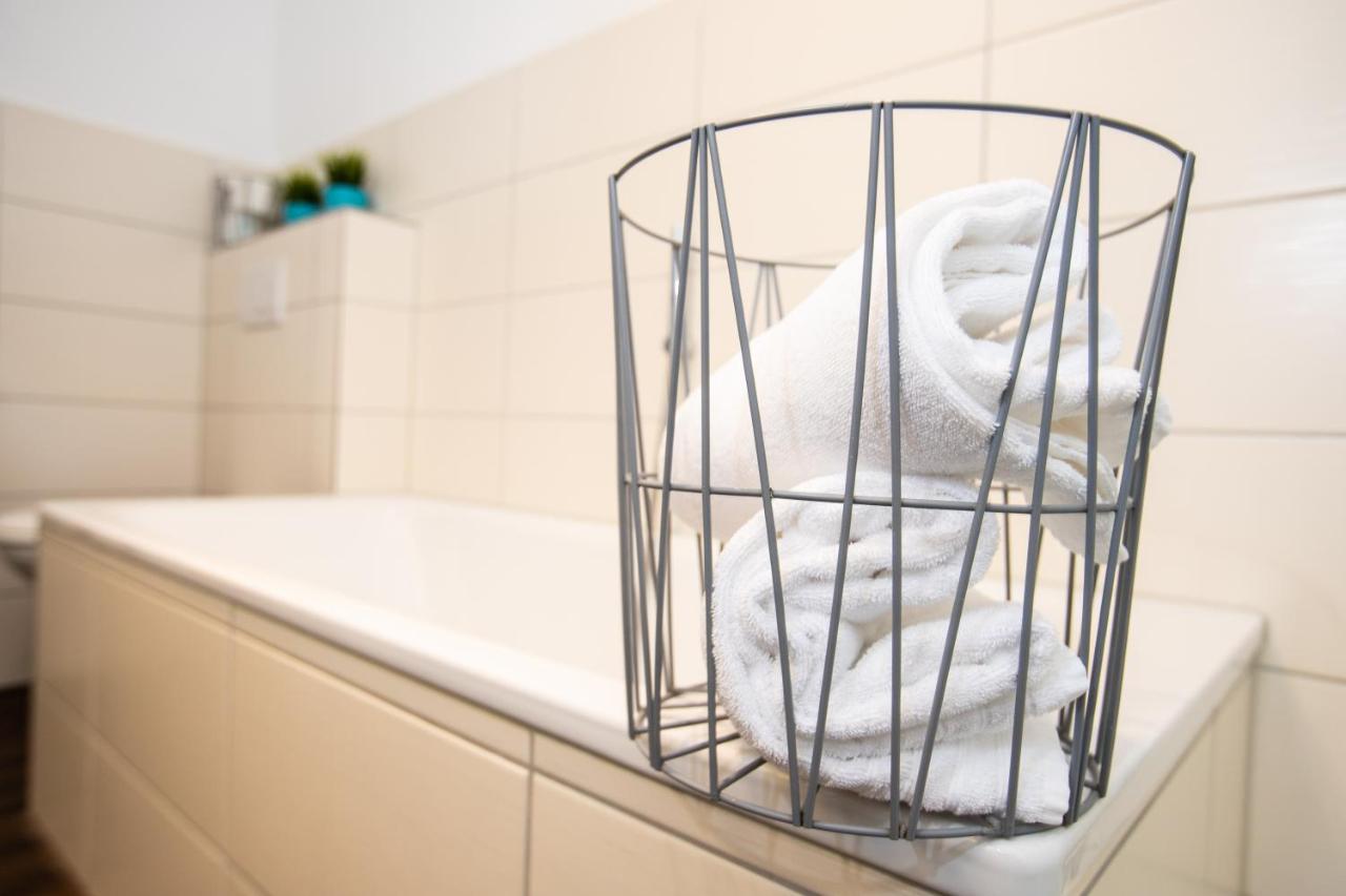 Moderne 2-Zimmer Wohnung! Wlan Und Netflix Inklusive! Zentral Gelegen In Der Historischen Altstadt! Щаде Екстериор снимка